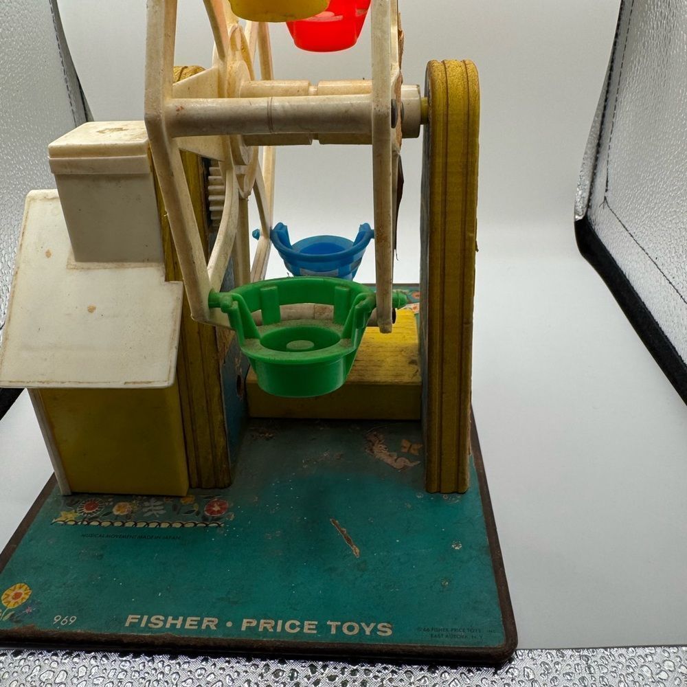 Fisher-Price Colorful Ferris Wheel Playset around 1966 - Picture 7 of 7